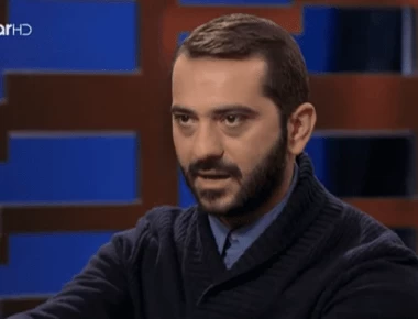 Το απίθανο κράξιμο του Κουτσόπουλου: «Είσαι κακάσχημος, δεν έχεις τίποτα, πώς θα μαγειρέψεις για μια γυναίκα;»